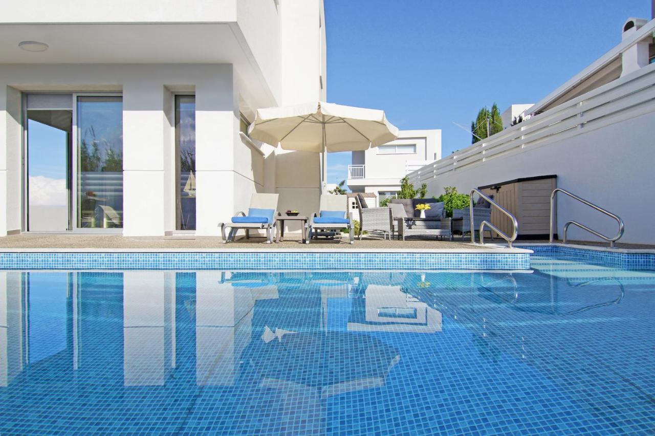 Villa Thea Athena Protaras Exteriör bild
