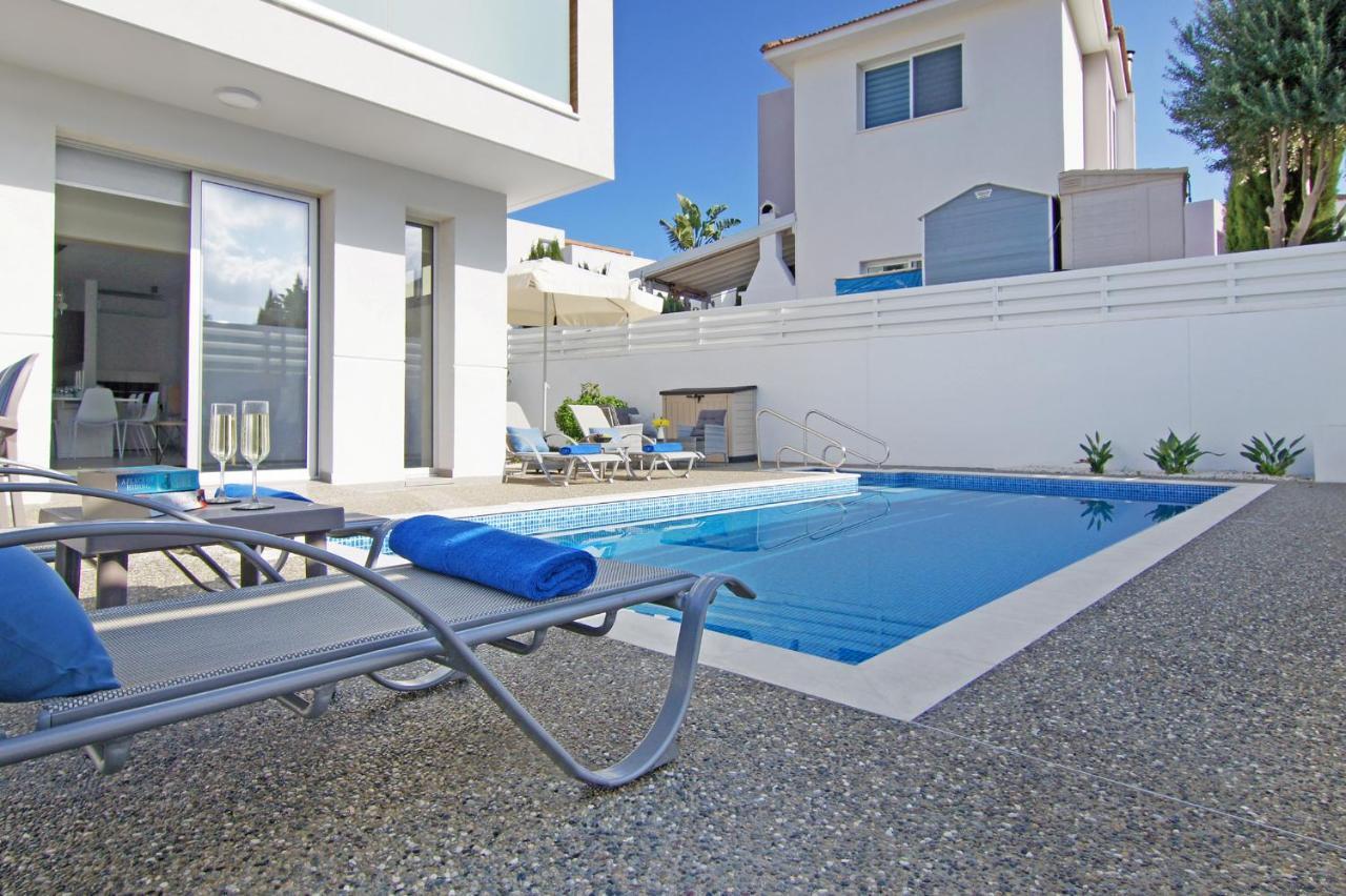 Villa Thea Athena Protaras Exteriör bild