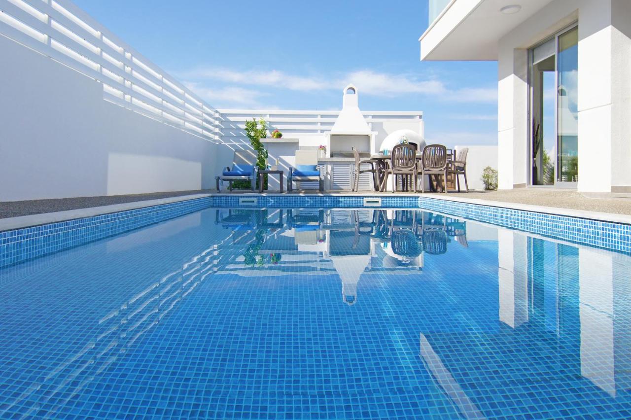 Villa Thea Athena Protaras Exteriör bild