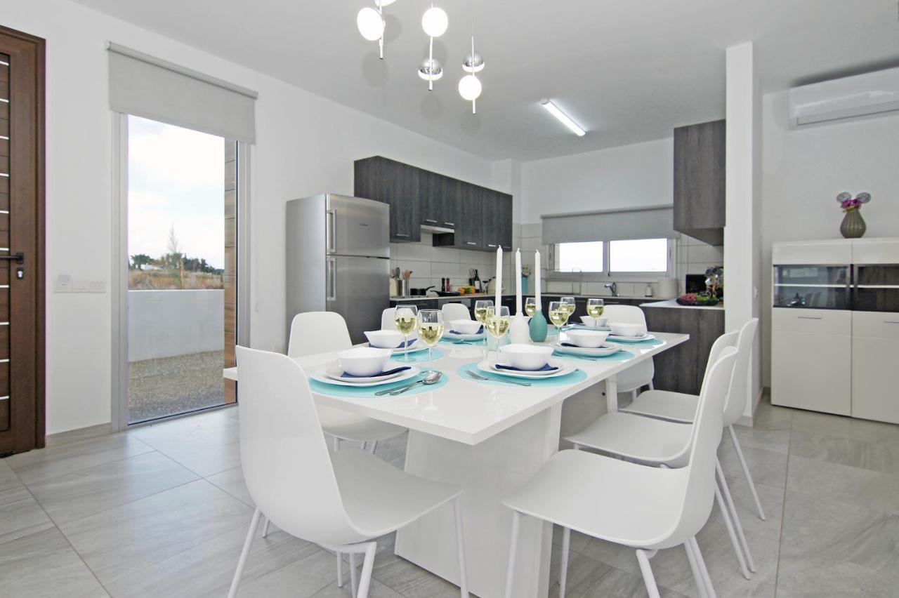Villa Thea Athena Protaras Exteriör bild