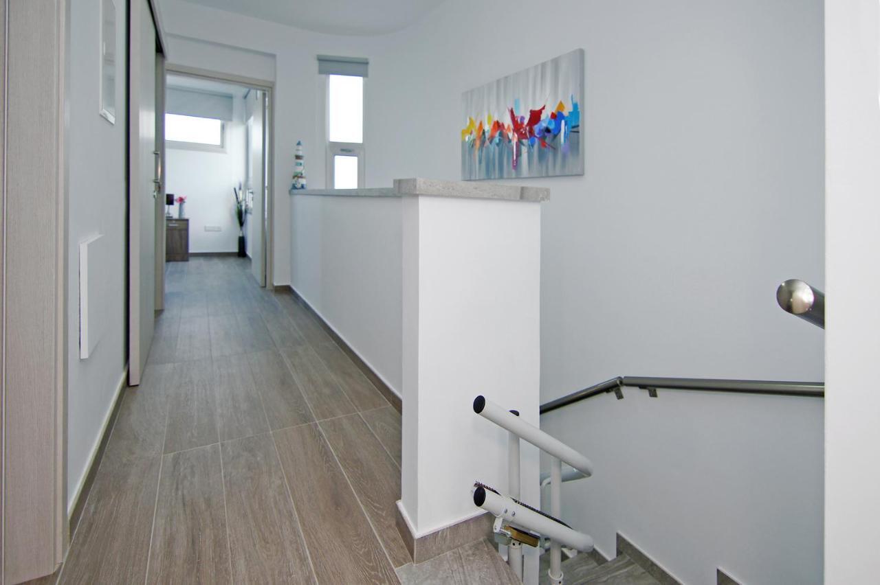 Villa Thea Athena Protaras Exteriör bild