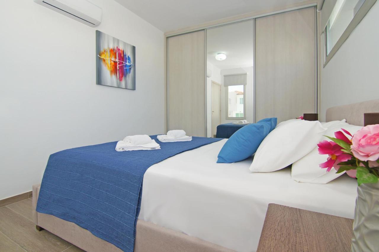 Villa Thea Athena Protaras Exteriör bild