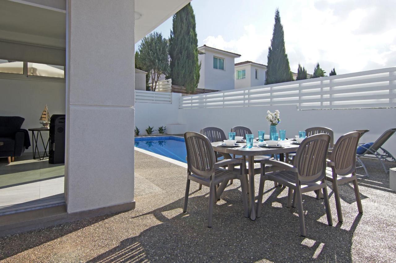 Villa Thea Athena Protaras Exteriör bild